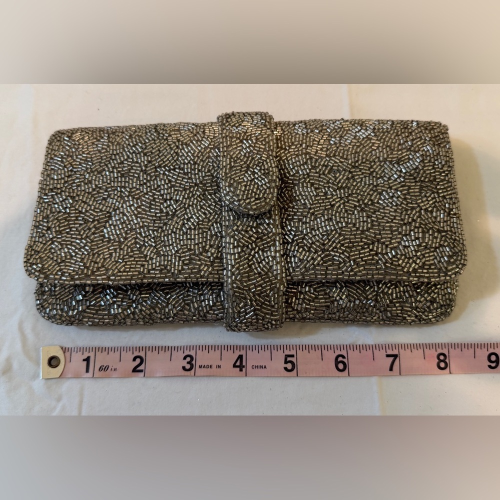 NWOT Silver Sequin Women’s Evening Bag - Valerie Stevens brand. - Picture 9 of 10